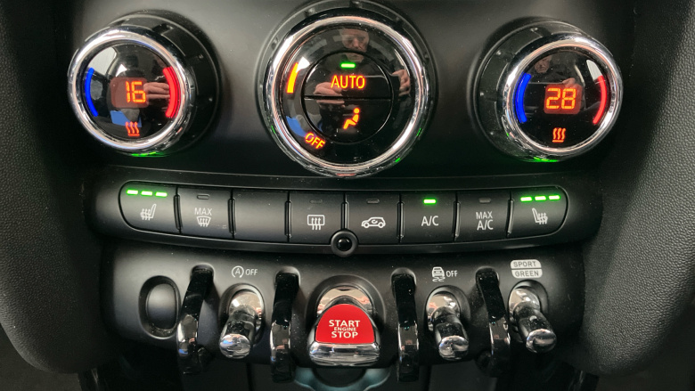 MINI Hatchback 1.5 Cooper Classic Premium 3dr Auto Petrol Hatchback